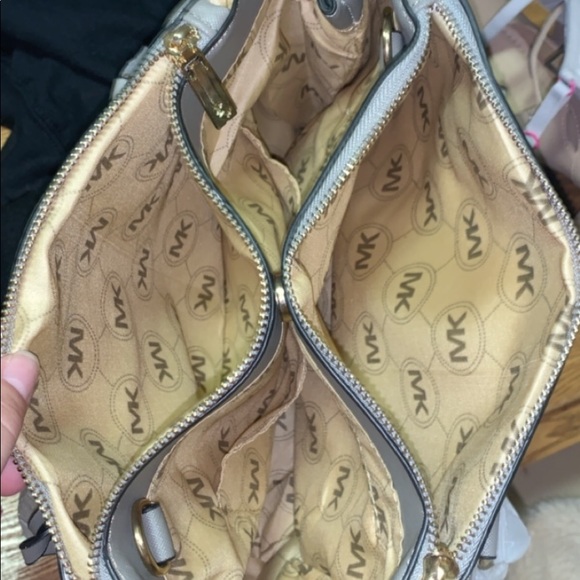 Purse - Picture 2 of 3